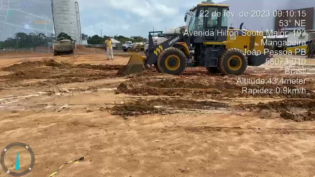 Pá carregadeira em nivelamento